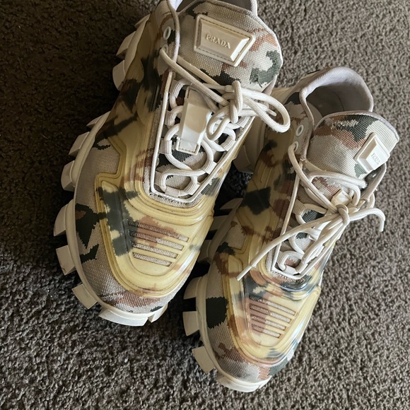 Men size 10.5 prada cloudbust thunder. - Picture 6 of 9